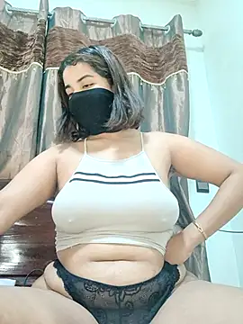 Snapshot of Louli_ta chatting on 10/13/25, 10:43 Louli ta online show from 10/13/25, 10:43