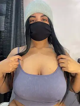 Snapshot of Louli_ta chatting on 02/05/26, 07:51 Louli ta online show from 02/05/26, 07:51