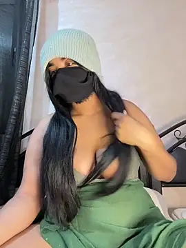 Snapshot of Louli_ta chatting on 03/13/26, 10:27 Louli ta online show from 03/13/26, 10:27