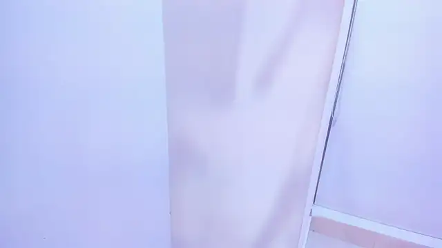 Snapshot of candy_rogeers chatting on 09/10/25, 04:01 candy rogeers online show from 09/10/25, 04:01