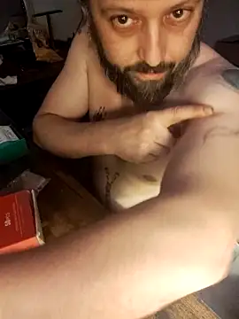 Snapshot of Cummaker69 chatting on 12/16/25, 02:38 Cummaker69 online show from 12/16/25, 02:38