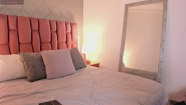 AbellaFox  online show from 11/28/25, 05:48