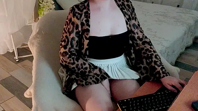 baby debbie online show from 04/01/26, 07:33