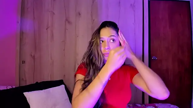 Snapshot of TANIA_06 chatting on 05/11/26, 02:01 TANIA 06 online show from 05/11/26, 02:01