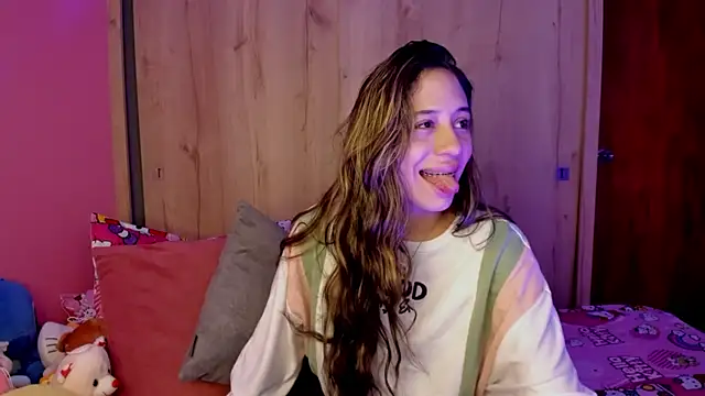 Snapshot of TANIA_06 chatting on 06/07/26, 01:15 TANIA 06 online show from 06/07/26, 01:15