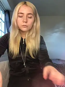 Blondie Sofia Essexbabe online show from 03/17/26, 04:32