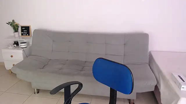 emily-777 online show from 12/02/25, 07:42