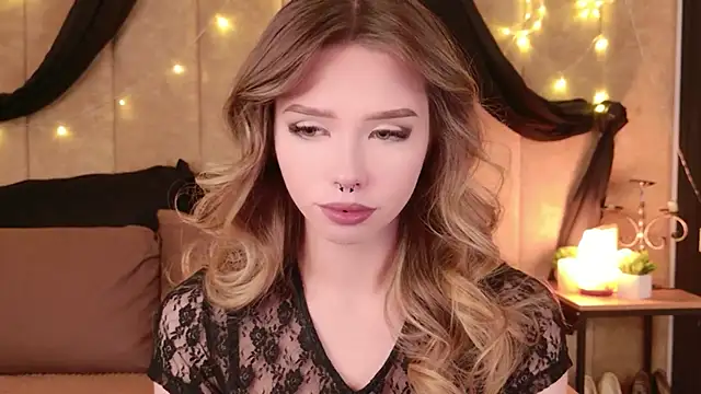 Snapshot of Sierra_Fane chatting on 01/19/26, 10:52 Sierra Fane online show from 01/19/26, 10:52