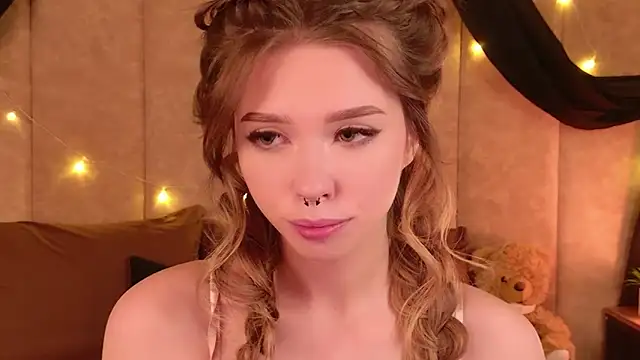 Snapshot of Sierra_Fane chatting on 02/22/26, 06:35 Sierra Fane online show from 02/22/26, 06:35