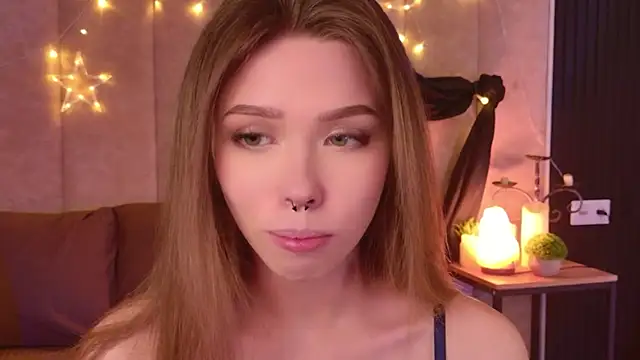 Snapshot of Sierra_Fane chatting on 04/03/26, 12:36 Sierra Fane online show from 04/03/26, 12:36