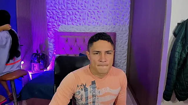 SaraClub JY online show from 10/07/25, 10:40