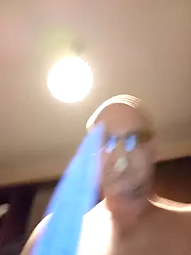 Snapshot of Luci1982Brazzers chatting on 10/08/25, 04:48 Luci1982Brazzers online show from 10/08/25, 04:48