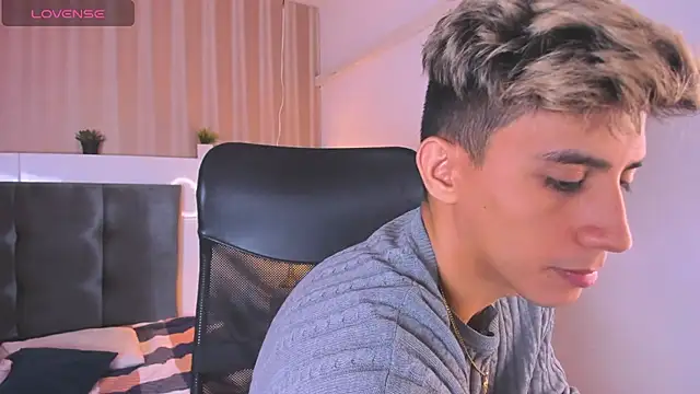 Allex Cano online show from 02/25/25, 06:31