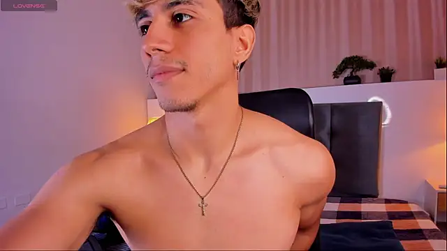 Allex Cano online show from 03/18/25, 06:15