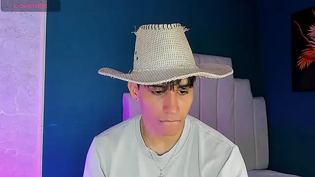 Allex Cano online show from 10/23/25, 08:40