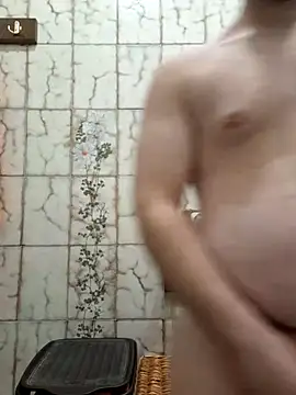 Snapshot of mauroxx08 chatting on 02/18/25, 10:25 mauroxx08 online show from 02/18/25, 10:25