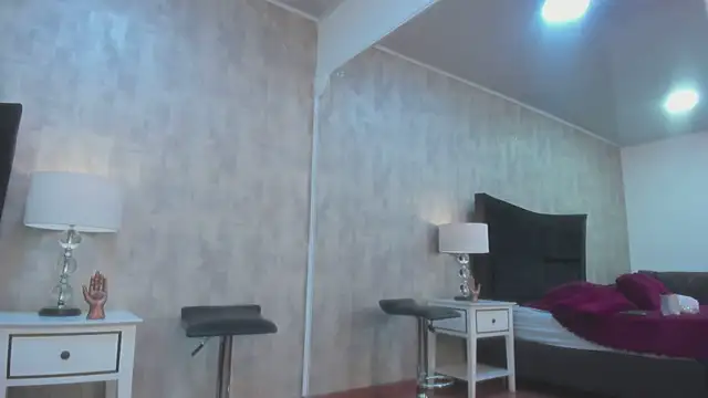 NahomyCarther online show from 11/20/25, 04:12