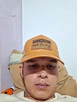 Snapshot of mikytoo chatting on 02/28/26, 11:17 mikytoo online show from 02/28/26, 11:17