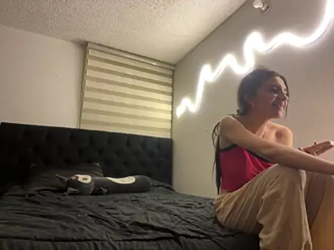 DesireLuxe online show from 03/05/26, 07:59