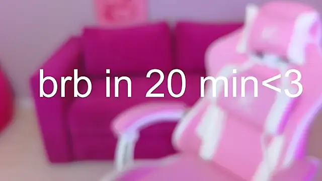 Snapshot of KristinMoore chatting on 03/21/25, 04:06 KristinMoore online show from 03/21/25, 04:06