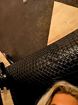 Snapshot of Glory_Max chatting on 02/19/26, 09:22 Glory Max online show from 02/19/26, 09:22