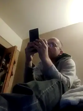 taterae online show from 11/04/25, 01:32