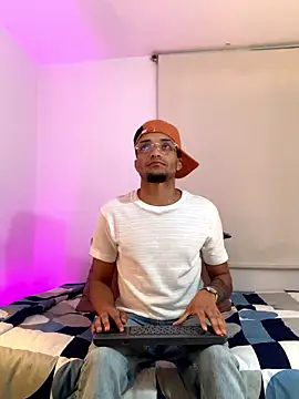 Snapshot of eross_chipre_ chatting on 01/07/26, 07:11 eross chipre online show from 01/07/26, 07:11