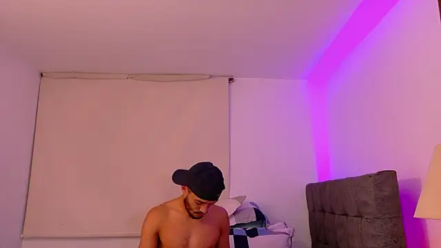 Snapshot of eross_chipre_ chatting on 02/04/26, 03:45 eross chipre online show from 02/04/26, 03:45