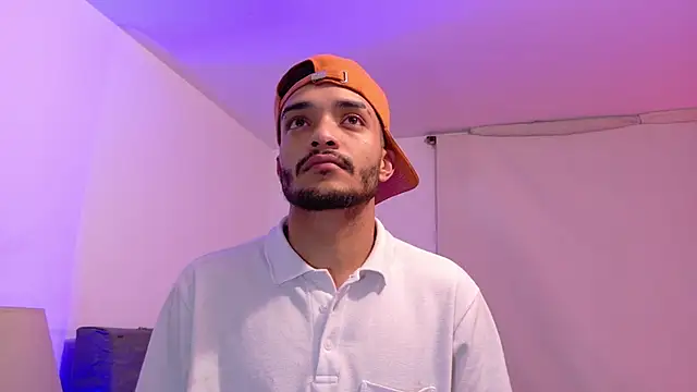 Snapshot of eross_chipre_ chatting on 02/14/26, 06:54 eross chipre online show from 02/14/26, 06:54