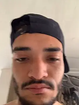 Snapshot of eross_chipre_ chatting on 02/14/26, 09:44 eross chipre online show from 02/14/26, 09:44