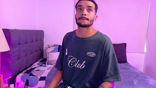 Snapshot of eross_chipre_ chatting on 02/16/26, 10:28 eross chipre online show from 02/16/26, 10:28