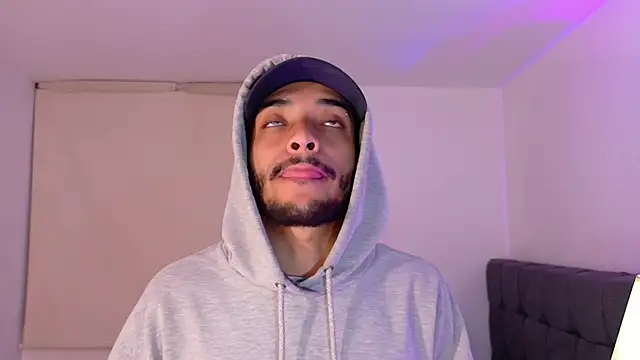 Snapshot of eross_chipre_ chatting on 02/21/26, 05:08 eross chipre online show from 02/21/26, 05:08