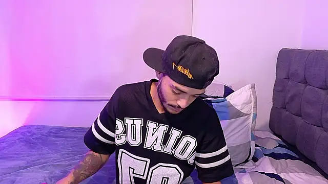 Snapshot of eross_chipre_ chatting on 02/24/26, 04:10 eross chipre online show from 02/24/26, 04:10