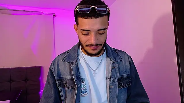 Snapshot of eross_chipre_ chatting on 03/01/26, 02:35 eross chipre online show from 03/01/26, 02:35