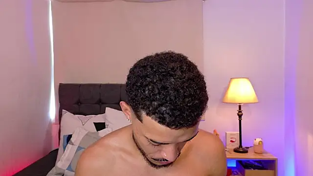 Snapshot of eross_chipre_ chatting on 03/12/26, 05:08 eross chipre online show from 03/12/26, 05:08