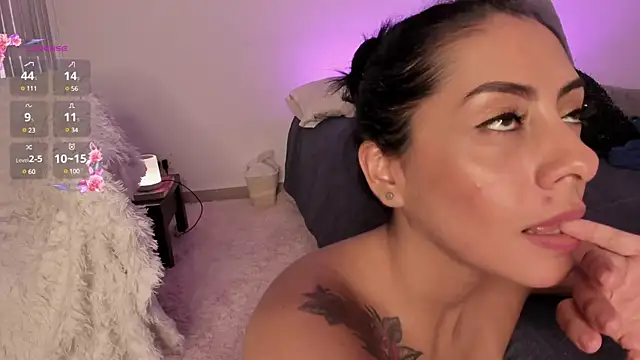 Snapshot of _lucianapalmer chatting on 03/04/25, 06:50 lucianapalmer online show from 03/04/25, 06:50