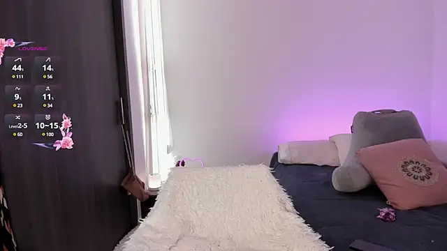 Snapshot of _lucianapalmer chatting on 03/20/25, 03:47 lucianapalmer online show from 03/20/25, 03:47