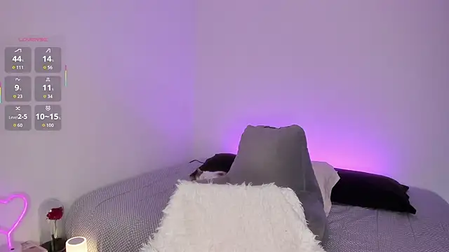 Snapshot of _lucianapalmer chatting on 09/22/25, 02:41 lucianapalmer online show from 09/22/25, 02:41