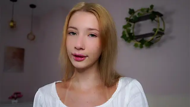 SunnivaCovil online show from 10/18/25, 01:34