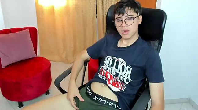 Snapshot of liam_orion chatting on 02/28/25, 07:14 liam orion online show from 02/28/25, 07:14