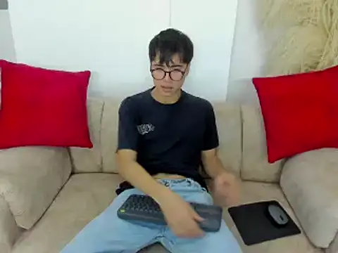 Snapshot of liam_orion chatting on 03/08/25, 08:25 liam orion online show from 03/08/25, 08:25