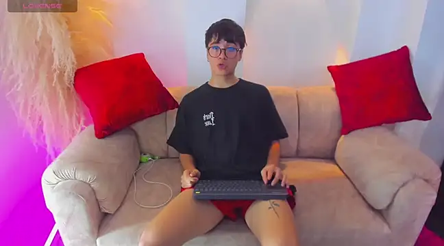 Snapshot of liam_orion chatting on 03/19/25, 08:22 liam orion online show from 03/19/25, 08:22