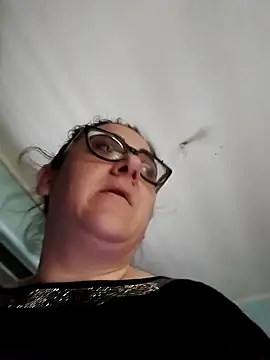 Snapshot of Dolcecurvy chatting on 02/19/26, 02:46 Dolcecurvy online show from 02/19/26, 02:46