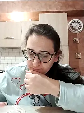 Snapshot of Dolcecurvy chatting on 03/15/26, 10:38 Dolcecurvy online show from 03/15/26, 10:38