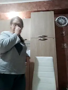 Snapshot of Dolcecurvy chatting on 03/17/26, 10:24 Dolcecurvy online show from 03/17/26, 10:24