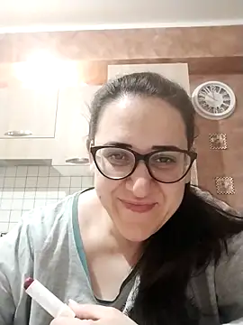 Snapshot of Dolcecurvy chatting on 03/28/26, 10:53 Dolcecurvy online show from 03/28/26, 10:53