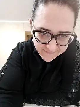 Snapshot of Dolcecurvy chatting on 03/31/26, 02:06 Dolcecurvy online show from 03/31/26, 02:06