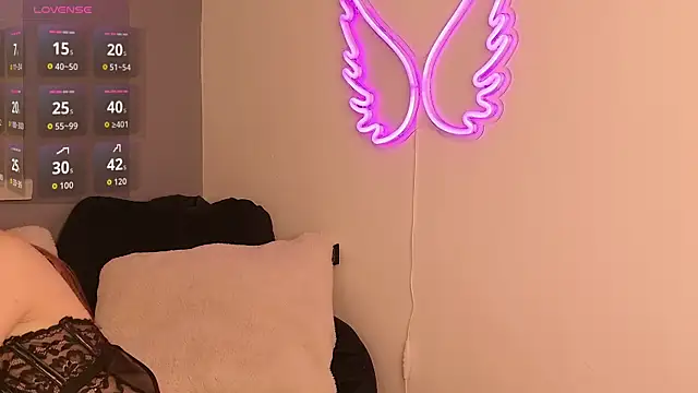 Snapshot of FrancescaFerra chatting on 11/30/25, 07:29 FrancescaFerra online show from 11/30/25, 07:29