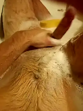 Snapshot of GrindingOvermuch chatting on 10/25/25, 01:02 GrindingOvermuch online show from 10/25/25, 01:02