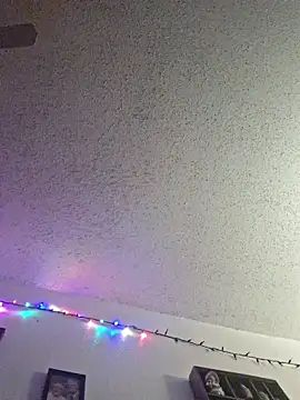 Snapshot of Smallone327 chatting on 10/19/25, 04:46 Smallone327 online show from 10/19/25, 04:46